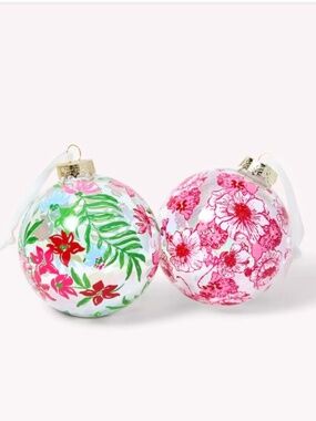 New Lilly Pulitzer Glass Ornament Set in Multi Glowing Gardens Print.